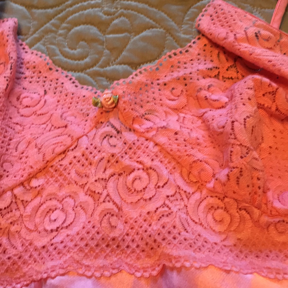 Pretty in pink - Picture 2 of 3